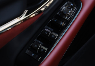 Подержанный автомобиль GAC M8 2024 года (24 фото)