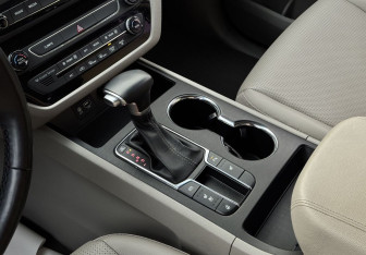 Подержанный автомобиль Kia Carnival 2020 года (20 фото)