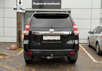 Подержанный автомобиль Toyota Land Cruiser Prado 2015 года (5 фото)