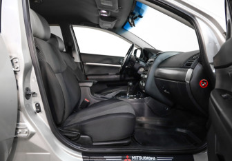 Подержанный автомобиль Mitsubishi Galant Sedan 2008 года (20 фото)