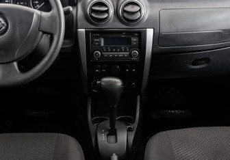 Подержанный автомобиль Nissan Almera Sedan 2016 года (12 фото)