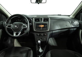 Подержанный автомобиль Renault Logan Sedan 2022 года (13 фото)