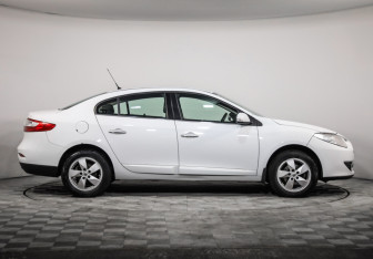 Подержанный автомобиль Renault Fluence 2010 года (4 фото)