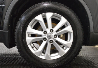 Подержанный автомобиль Nissan X-Trail 2015 года (9 фото)