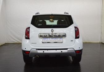 Подержанный автомобиль Renault Duster 2015 года (6 фото)