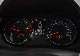 Подержанный автомобиль Nissan Qashqai 2012 года (17 фото)