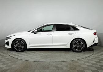 Подержанный автомобиль Kia K5 2020 года (8 фото)