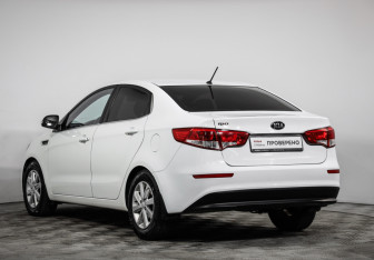 Подержанный автомобиль Kia Rio Sedan 2016 года (7 фото)