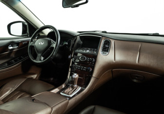 Подержанный автомобиль Infiniti EX 2012 года (9 фото)