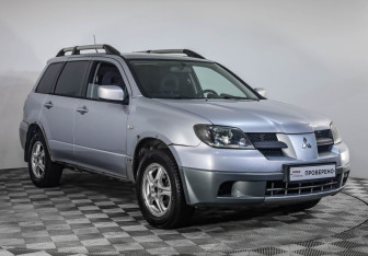 Подержанный автомобиль Mitsubishi Outlander 2004 года (3 фото)
