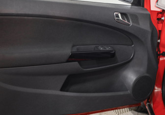 Подержанный автомобиль Opel Corsa 2012 года (17 фото)