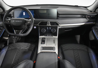 Подержанный автомобиль Exeed TXL 2023 года (13 фото)