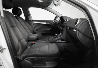Подержанный автомобиль Audi A3 Hatchback 2012 года (19 фото)