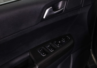 Подержанный автомобиль Kia Sportage 2016 года (14 фото)