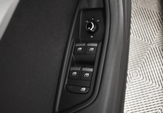 Подержанный автомобиль Audi A4 Sedan 2016 года (15 фото)