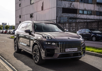 Подержанный автомобиль Lynk&Co 09 2023 года (5 фото)
