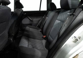 Подержанный автомобиль Skoda Octavia Wagon 2009 года (10 фото)