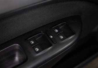 Подержанный автомобиль Skoda Octavia Liftback 2010 года (17 фото)