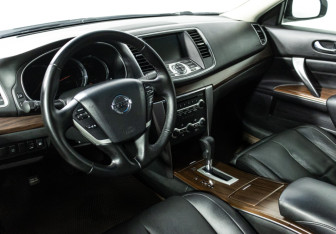Подержанный автомобиль Nissan Teana 2010 года (11 фото)