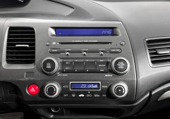 Подержанный автомобиль Honda Civic Sedan 2007 года (17 фото)