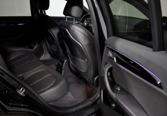 Подержанный автомобиль BMW X2 2019 года (12 фото)