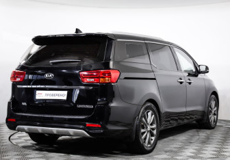 Подержанный автомобиль Kia Carnival 2018 года (5 фото)