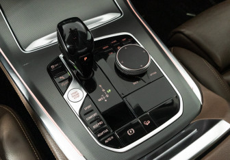 Подержанный автомобиль BMW X5 2019 года (23 фото)