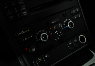 Подержанный автомобиль Volvo XC90 2012 года (16 фото)