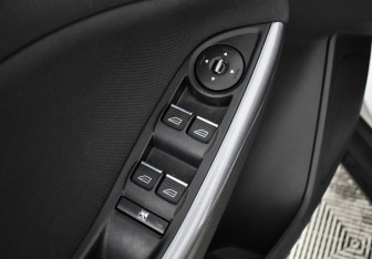 Подержанный автомобиль Ford Focus Hatchback 2012 года (2 фото)