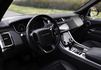 Подержанный автомобиль Land Rover Range Rover Sport 2022 года (19 фото)