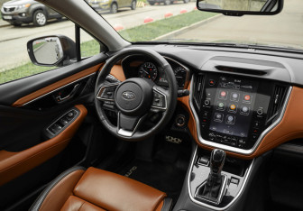 Подержанный автомобиль Subaru Outback Wagon 2022 года (12 фото)