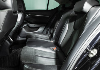 Подержанный автомобиль Skoda Octavia Liftback 2021 года (10 фото)