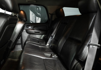Подержанный автомобиль Cadillac Escalade Suv 2010 года (10 фото)