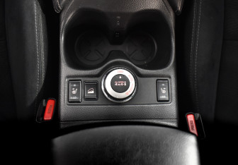 Подержанный автомобиль Nissan X-Trail 2016 года (15 фото)