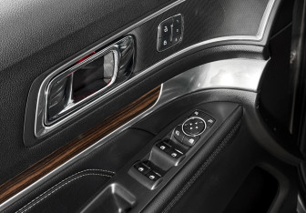 Подержанный автомобиль Ford Explorer 2017 года (10 фото)