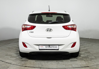 Подержанный автомобиль Hyundai i30 Hatchback 2013 года (6 фото)