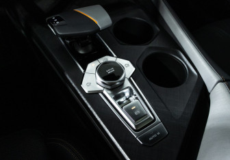 Подержанный автомобиль Changan UNI-V 2023 года (22 фото)