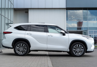 Новый Toyota Highlander 2026 (8 фото)