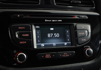 Подержанный автомобиль Kia Ceed Hatchback 2012 года (15 фото)