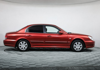 Подержанный автомобиль Hyundai Sonata 2006 года (4 фото)
