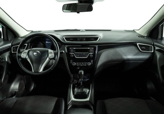 Подержанный автомобиль Nissan Qashqai 2018 года (13 фото)
