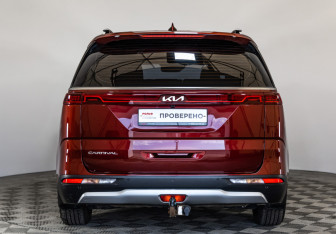 Подержанный автомобиль Kia Carnival 2023 года (6 фото)