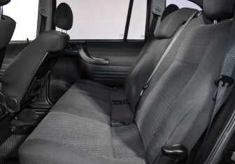 Подержанный автомобиль Opel Zafira Compactvan 2004 года (11 фото)
