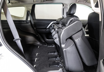 Подержанный автомобиль Mitsubishi Pajero Sport 2021 года (25 фото)