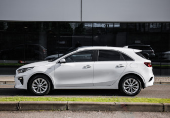 Подержанный автомобиль Kia Ceed Hatchback 2018 года (9 фото)