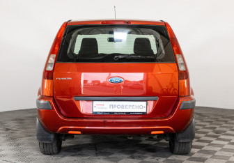 Подержанный автомобиль Ford Fusion 2007 года (6 фото)