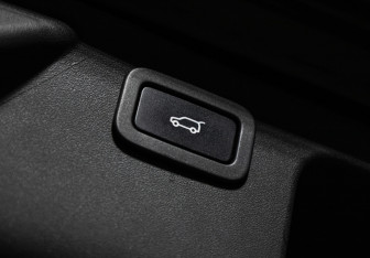 Подержанный автомобиль Land Rover Discovery Sport 2016 года (26 фото)