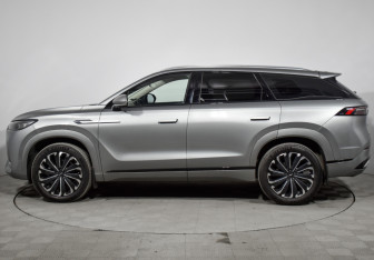 Подержанный автомобиль Jaecoo J8 2024 года (8 фото)