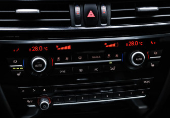 Подержанный автомобиль BMW X5 2018 года (19 фото)