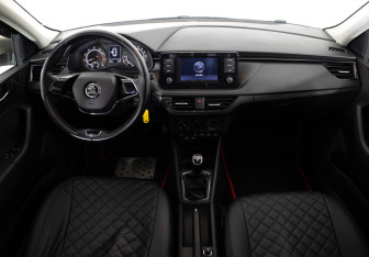 Подержанный автомобиль Skoda Rapid Liftback 2021 года (9 фото)